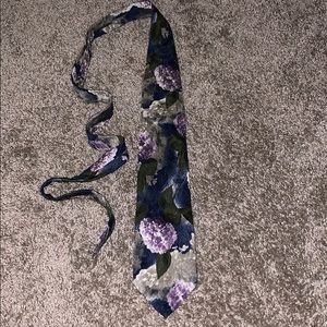 Structure Tie Preowned